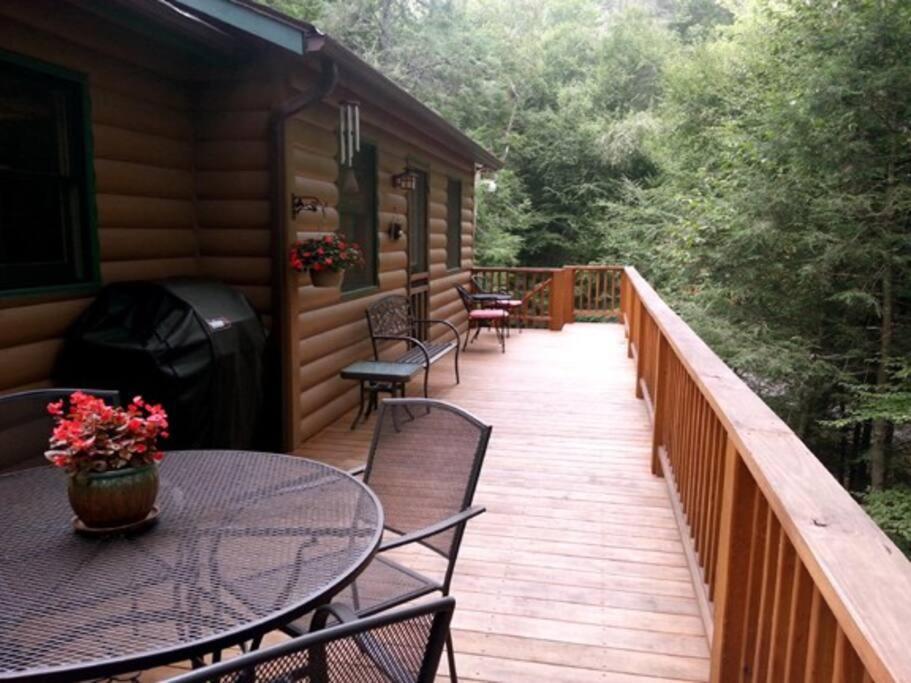 Serene & Cozy - Peaceful View - Fireplace - Creek Fleetwood Extérieur photo