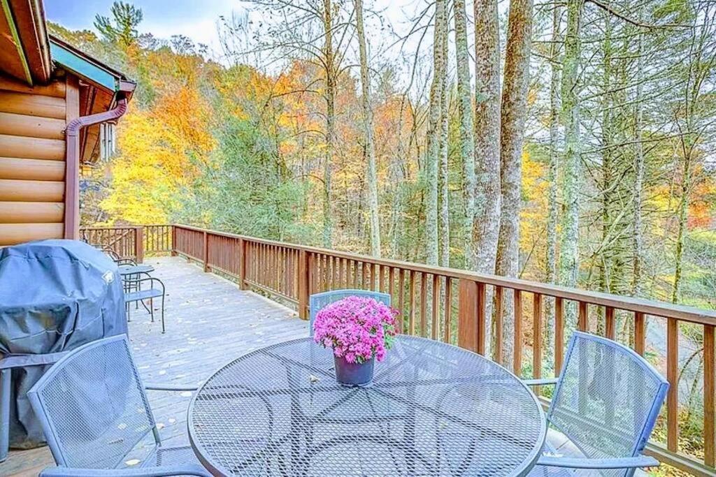 Serene & Cozy - Peaceful View - Fireplace - Creek Fleetwood Extérieur photo